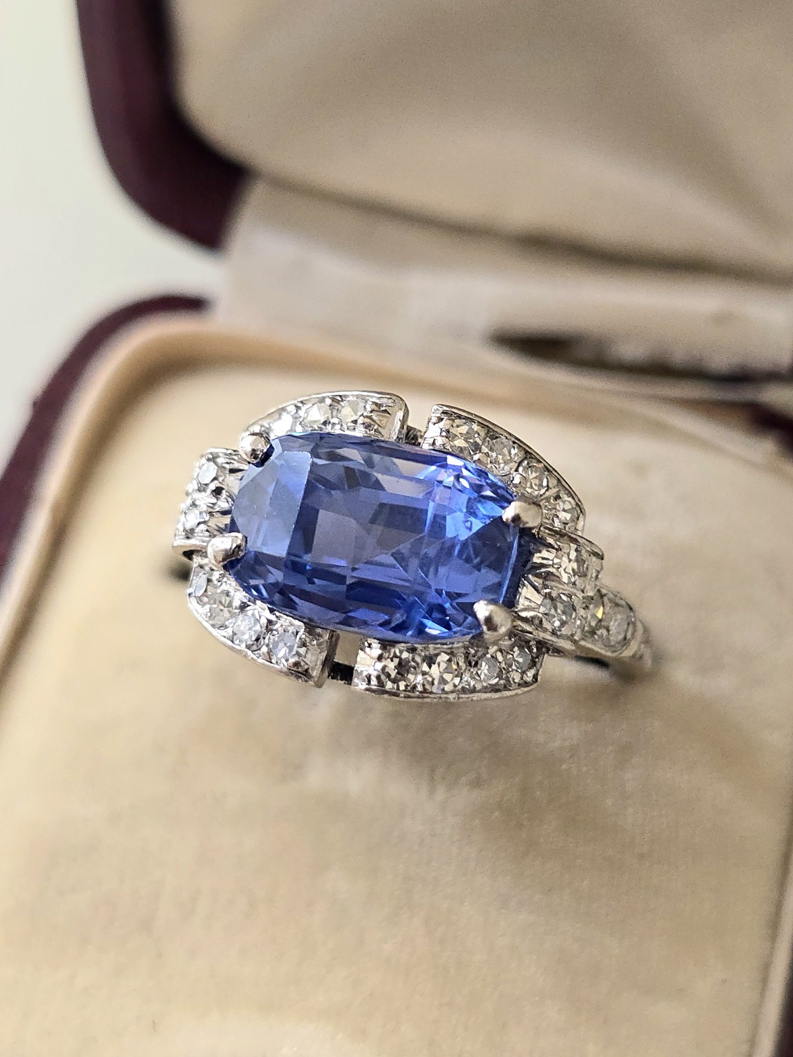 Edwardian Ceylon sapphire ring